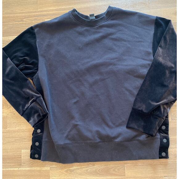 Athleta Retroplush Velvet Crewneck Sweatshirt Black Women Size Medium - Picture 1 of 5